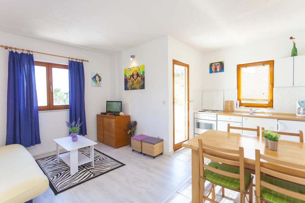 Meri Apartments - Puharic Makarska Quarto foto