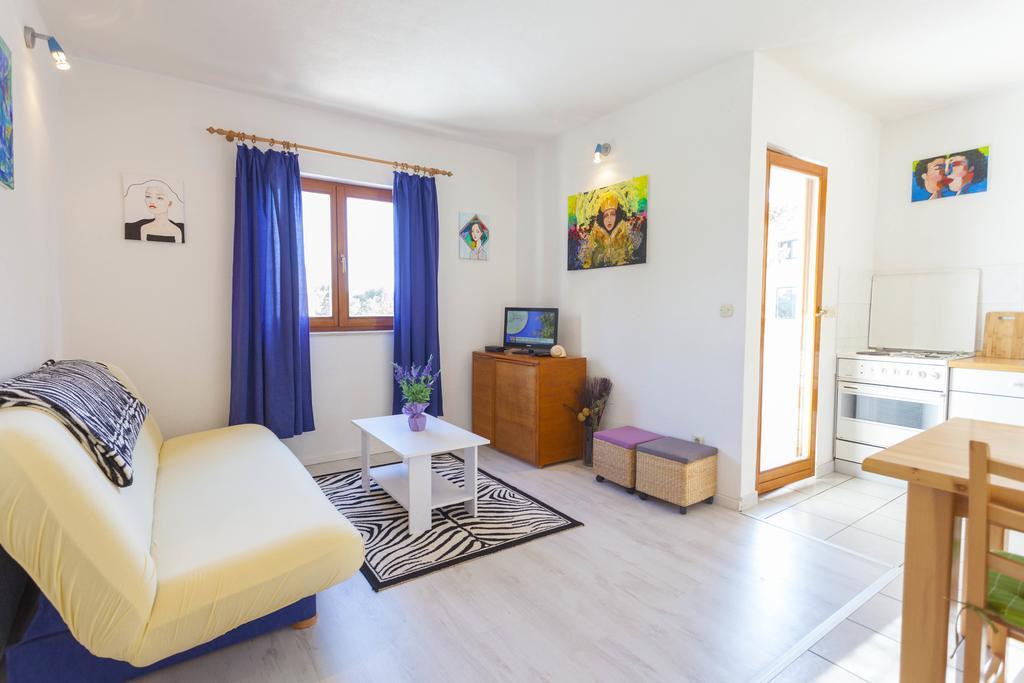 Meri Apartments - Puharic Makarska Quarto foto