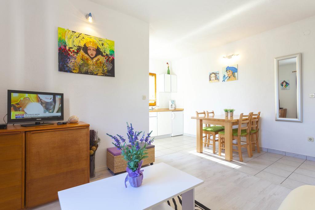 Meri Apartments - Puharic Makarska Quarto foto